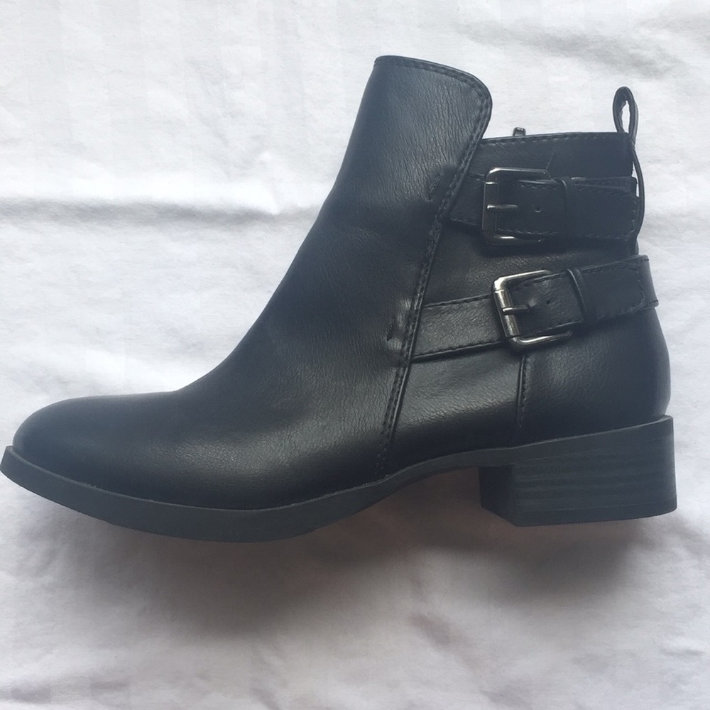 Black Old Navy Booties